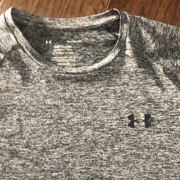 2 Under Armour Shirts - Picture 3 of 3